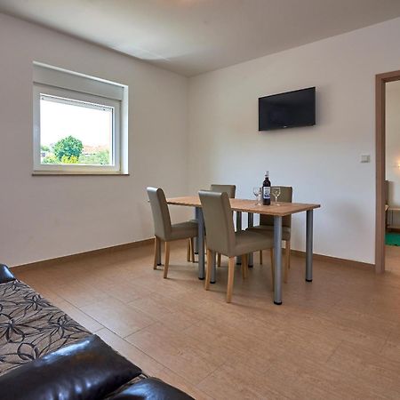 Apartmani B&B Ližnjan Buitenkant foto