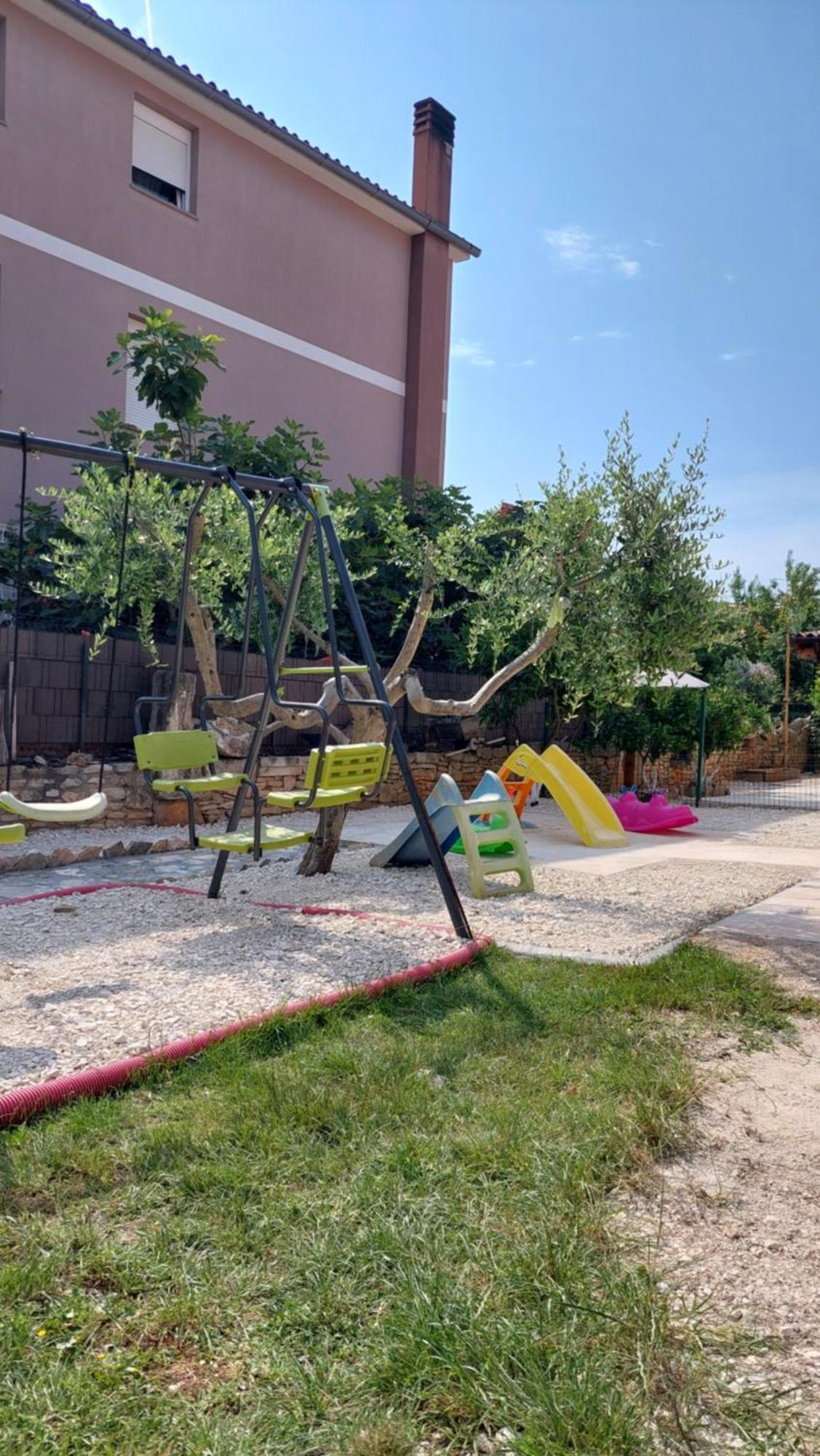 Apartmani B&B Ližnjan Buitenkant foto