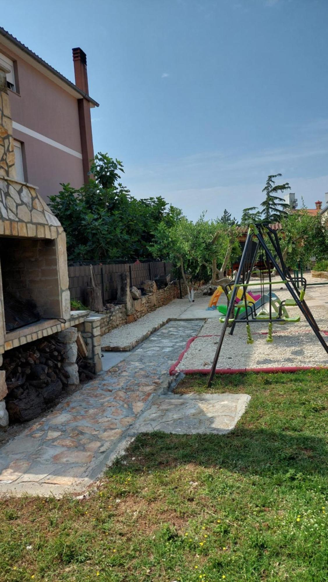 Apartmani B&B Ližnjan Kamer foto