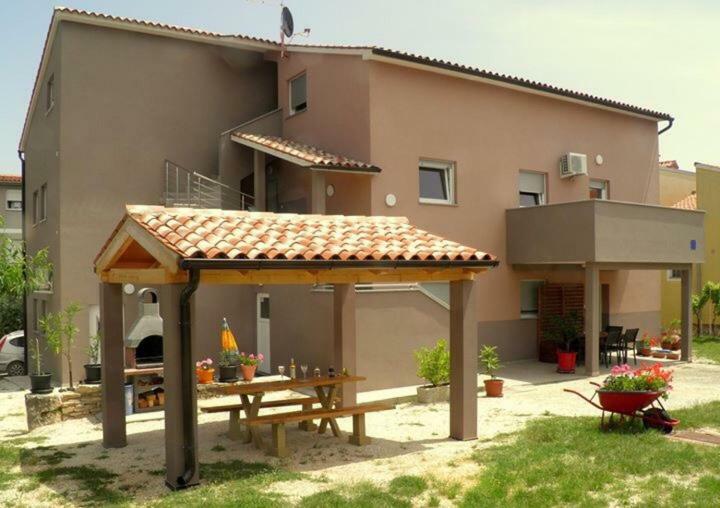 Apartmani B&B Ližnjan Buitenkant foto