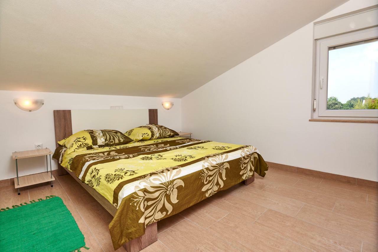 Apartmani B&B Ližnjan Buitenkant foto