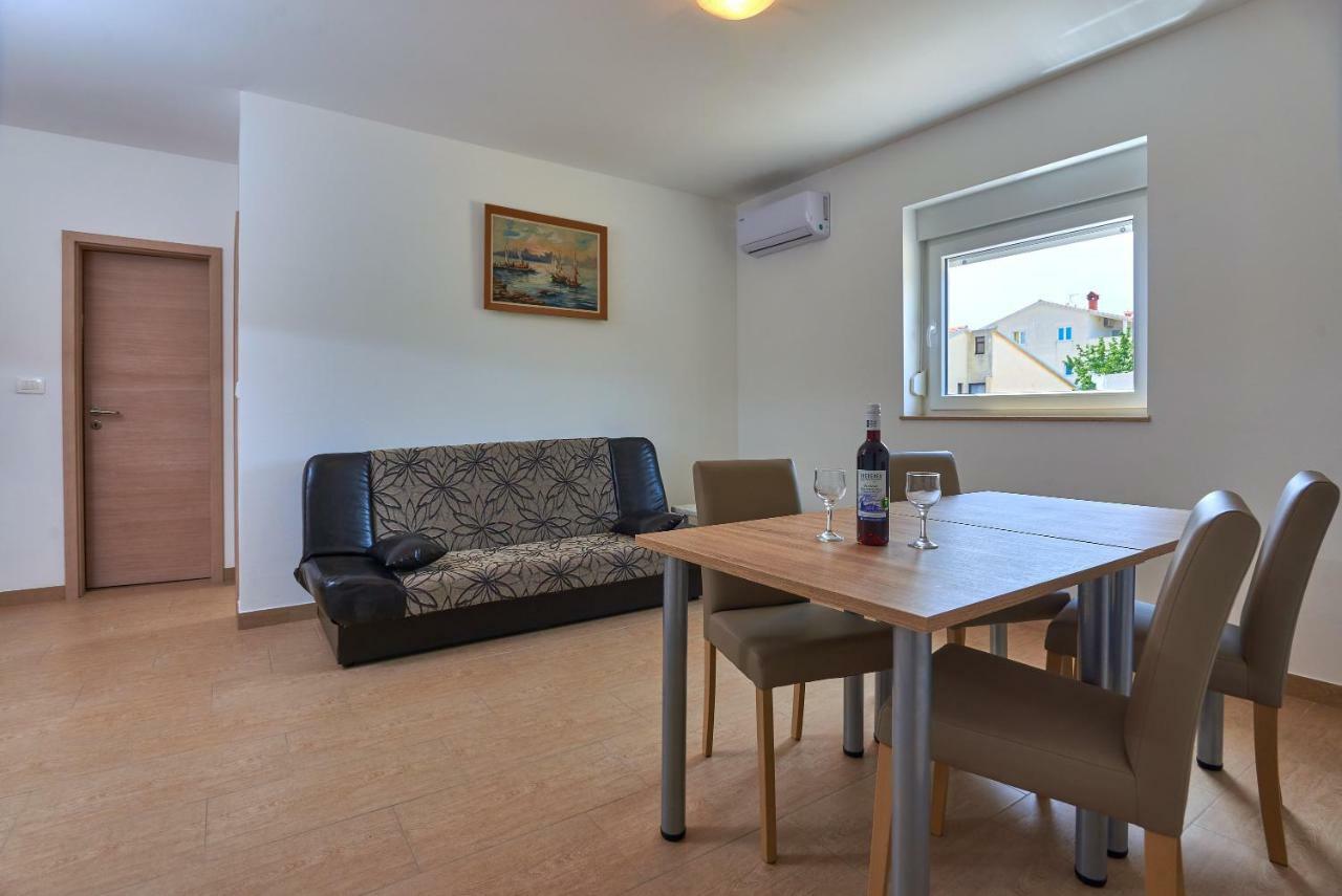 Apartmani B&B Ližnjan Buitenkant foto