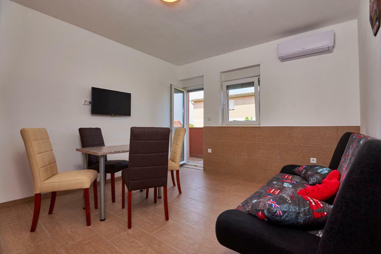 Apartmani B&B Ližnjan Buitenkant foto