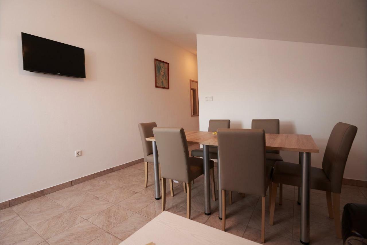 Apartmani B&B Ližnjan Buitenkant foto