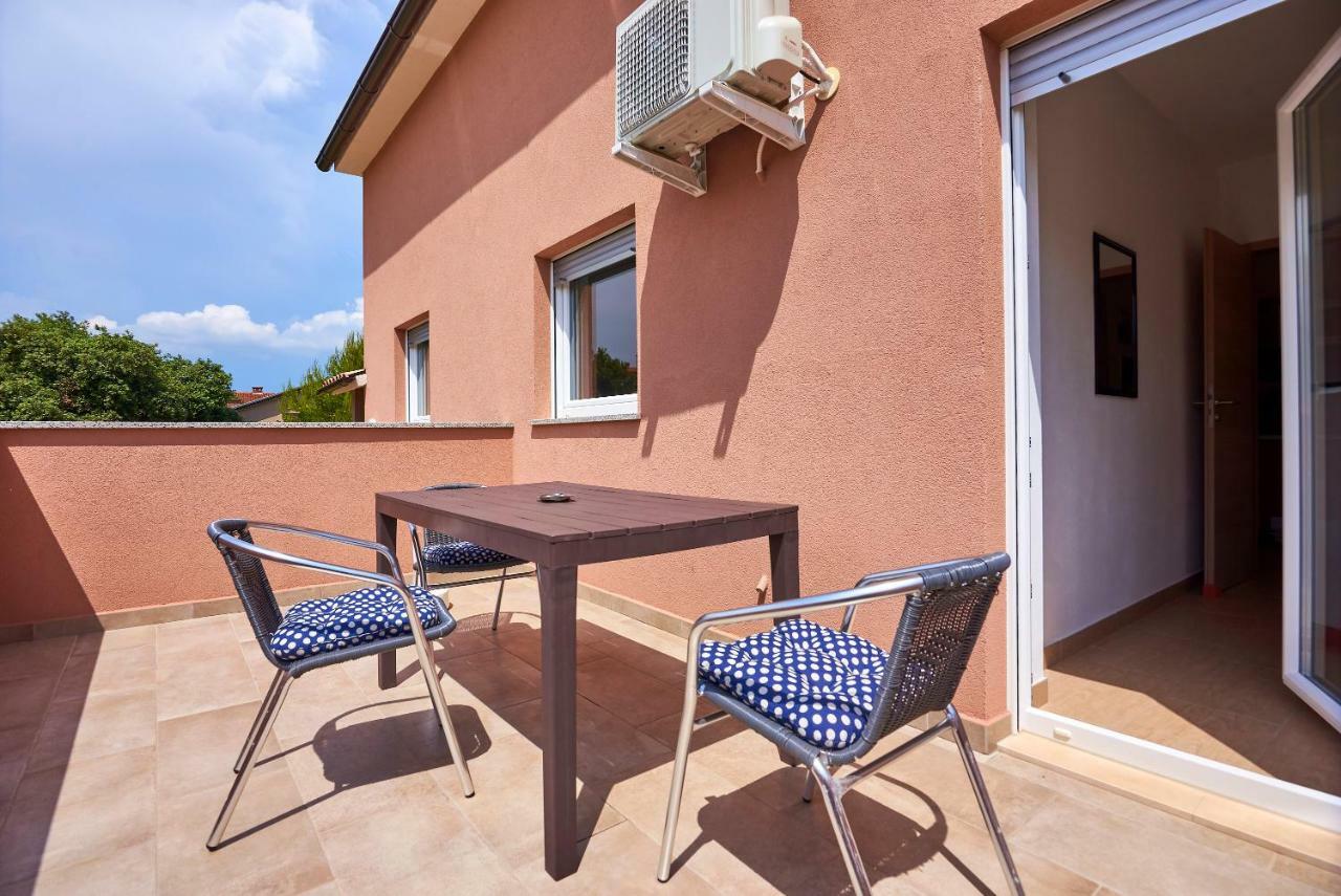 Apartmani B&B Ližnjan Buitenkant foto