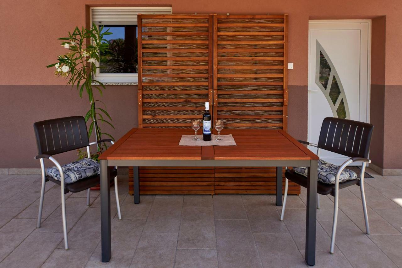 Apartmani B&B Ližnjan Buitenkant foto