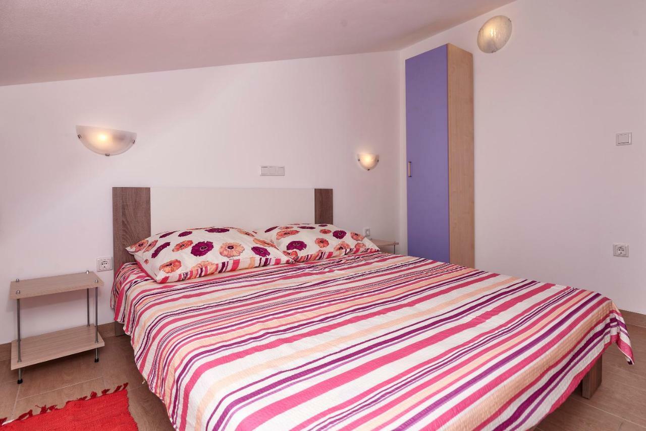 Apartmani B&B Ližnjan Buitenkant foto