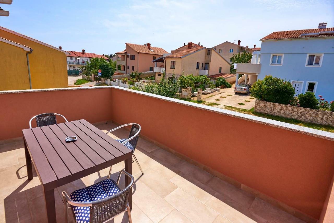 Apartmani B&B Ližnjan Buitenkant foto