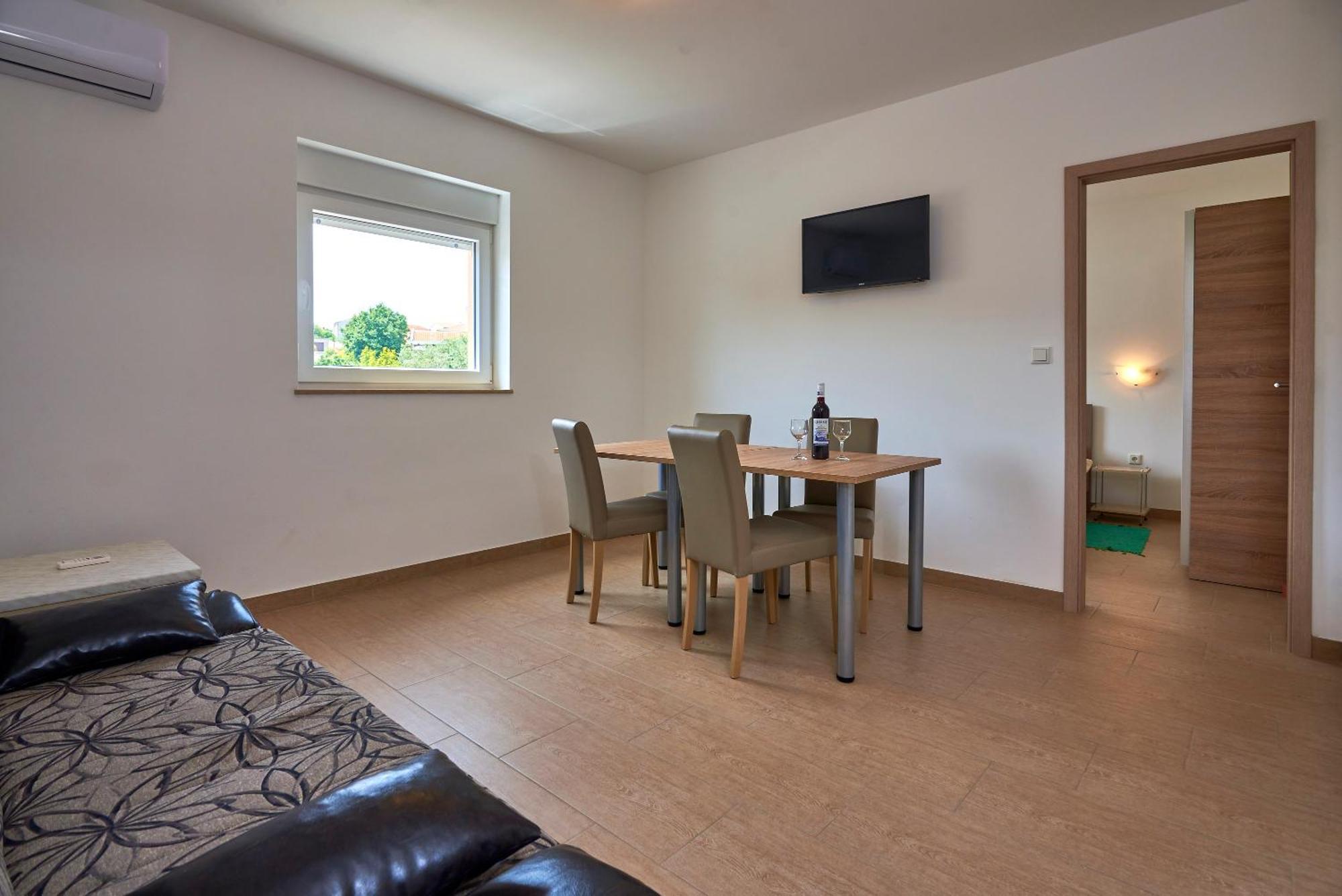 Apartmani B&B Ližnjan Buitenkant foto