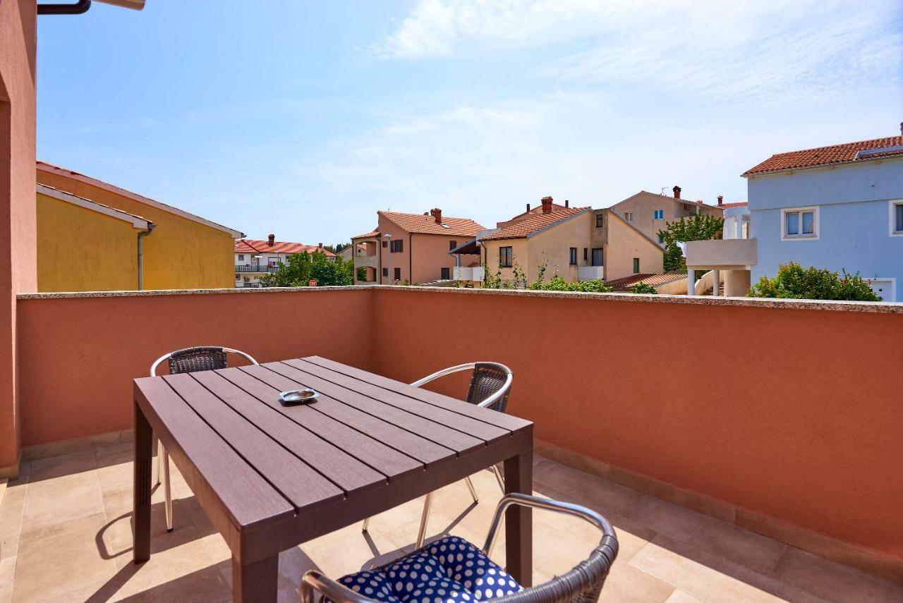 Apartmani B&B Ližnjan Buitenkant foto