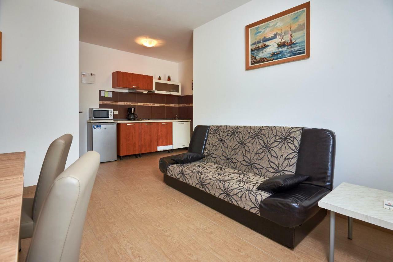 Apartmani B&B Ližnjan Buitenkant foto