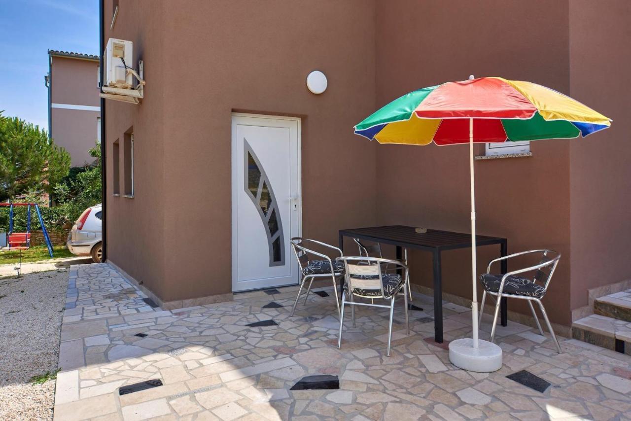 Apartmani B&B Ližnjan Buitenkant foto